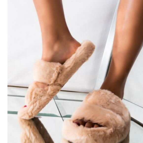 AZALEA WANG CANT BUY REALNESS FLATFORM FUR SLIDES - Picture 3 of 6